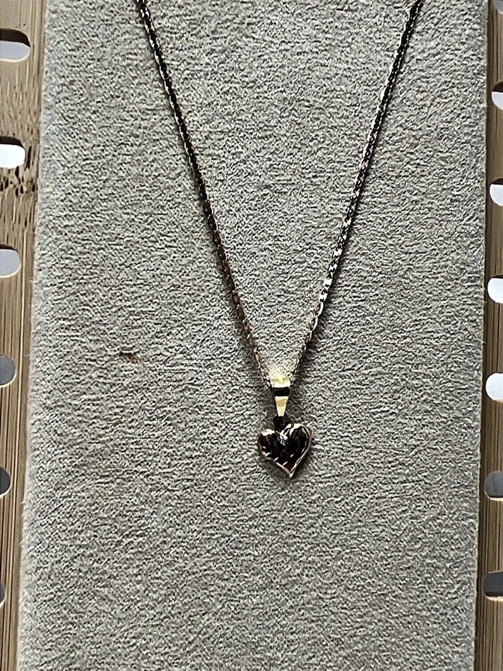 Heart Pendant Necklace in Gold Like New